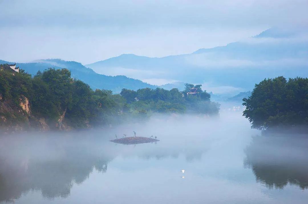 于绿水青山间畅览典籍里的气质中国