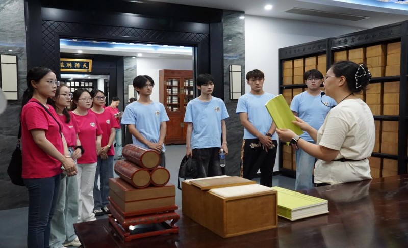 【中国教育在线】寻千年文脉 铸青春信仰——新华园青年实践队赴皖南开展暑期“三下乡”社会实践活动